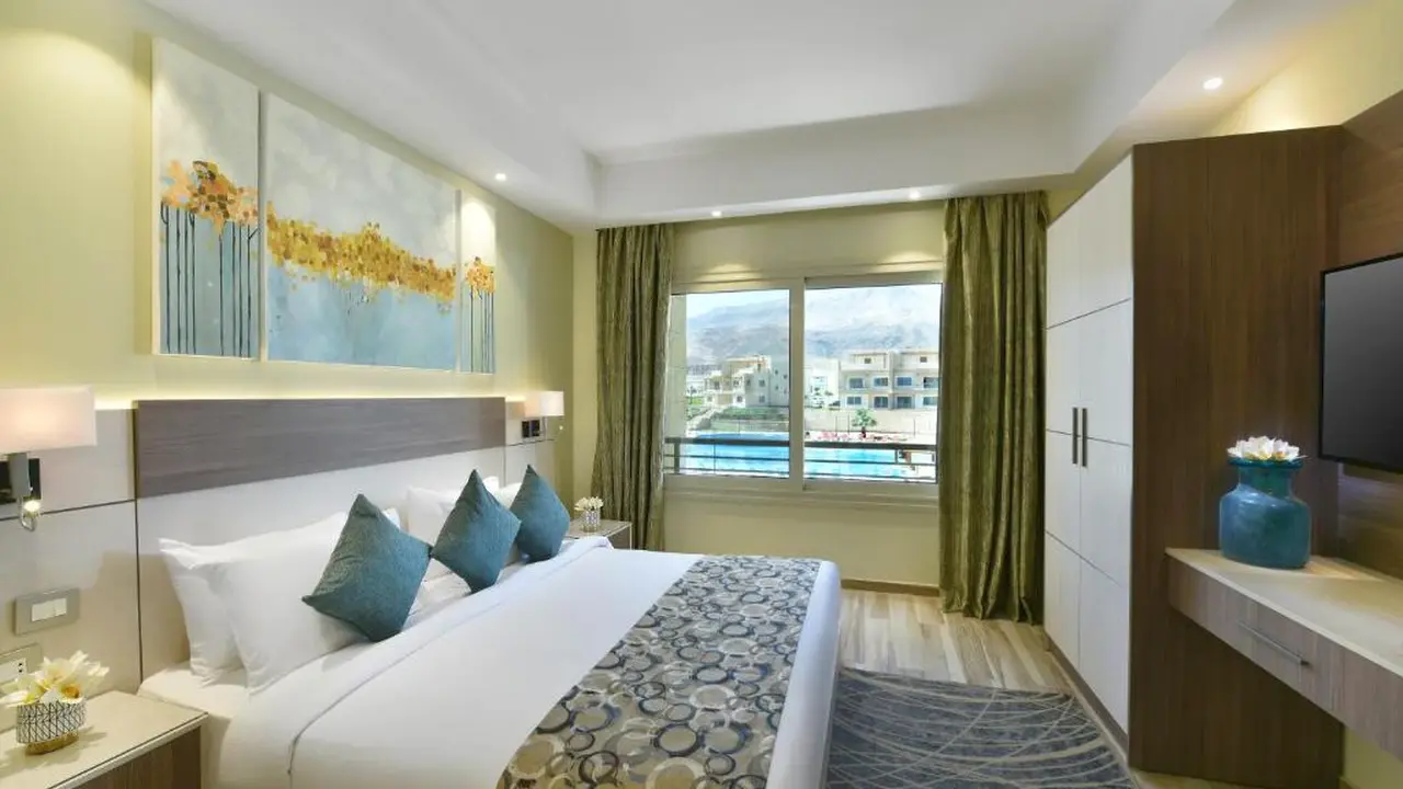 الفندق توليب الجلالة ماجستيك - العين السخنة